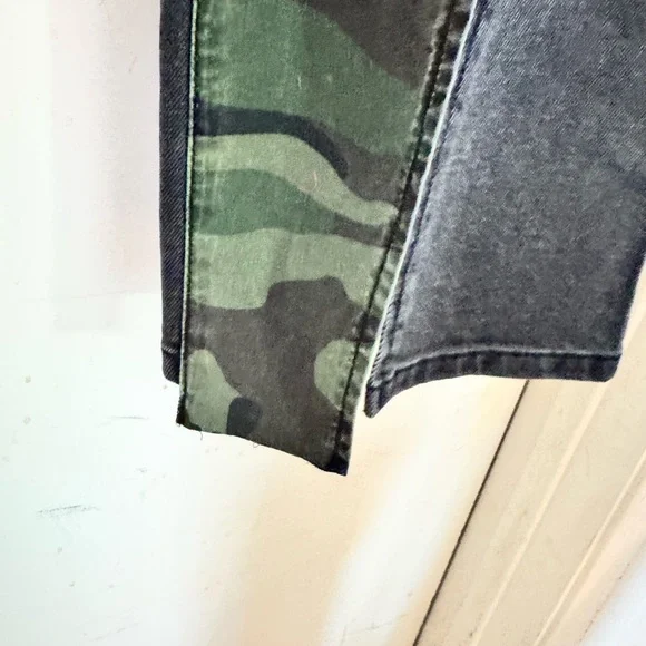 DRIFTWOOD Two-Tone Camo & Charcoal Cropped Jeans - Picture 7 of 15